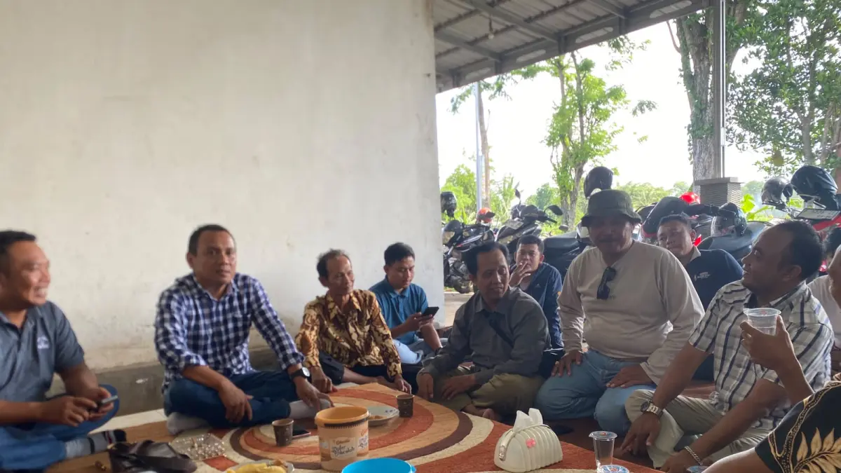 TEGAS: Para pengurus KDKMP se Bondowoso mengatakan sikap terhadap perkembangan koperasi yang diinisiasi oleh Presiden Prabowo. (ILHAM/RJ)
