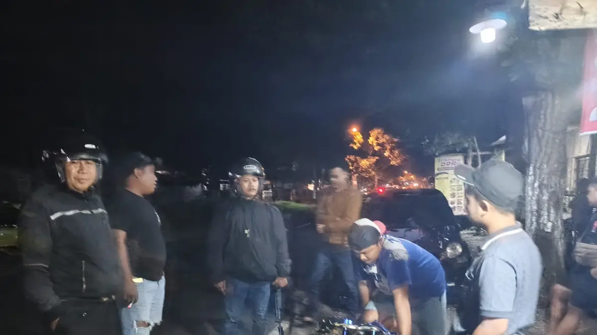 DIAMANKAN: Polisi saat lakukan penyisiran kepada pelaku balap liar.(POLRES BONDOWOSO)