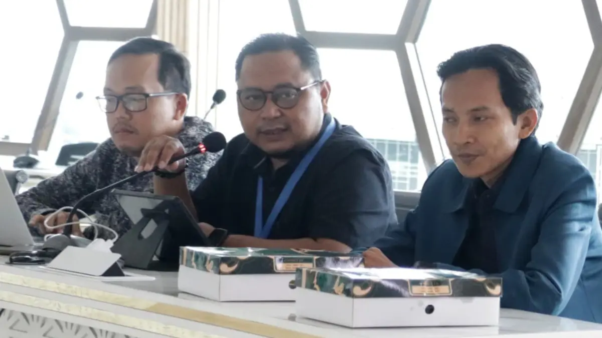 Ketua Umum ADAPI, Dr. Moh. Nor Afandi (tengah). (ADAPI)