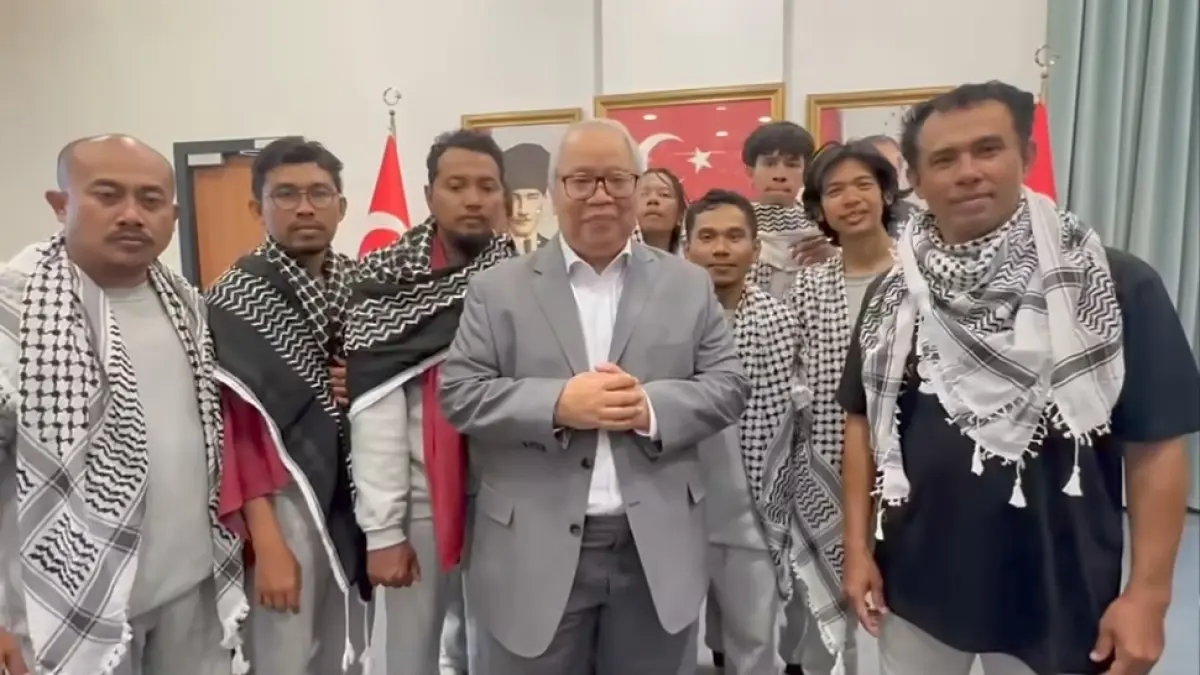 9 Relawan RI yang tergabung dalam Global Sumud Flotilla 2.0 tiba di Istanbul. (Instagram: Kemlu_ri)