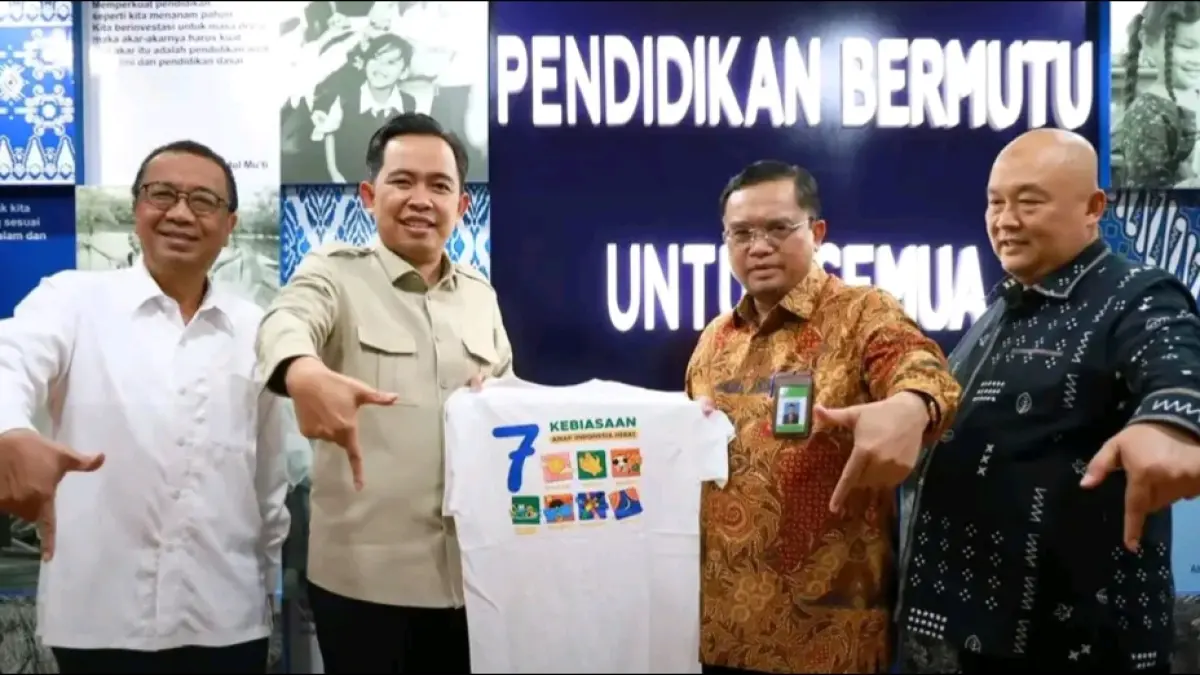 Bupati Gus Fawait dan Ditjen PAUD Kemendikdasmen Gogot Suharwoto, seusai kunjungan kerja di Kantor Kemendikdasmen, Jakarta, (21/5/2026). (Dok. Pemkab Jember)