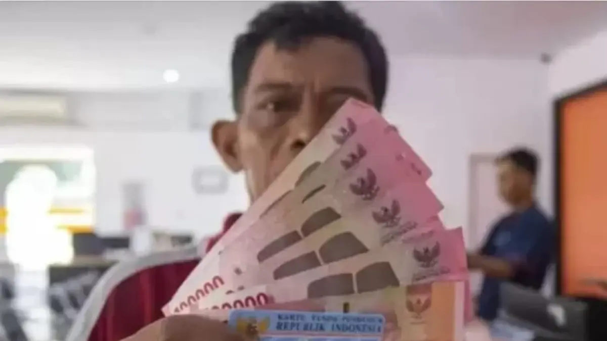 Penyuluhan bansos PKH dan BPNT kepada masyarakat penerima bantuan sosial. (Radar Mojokerto)