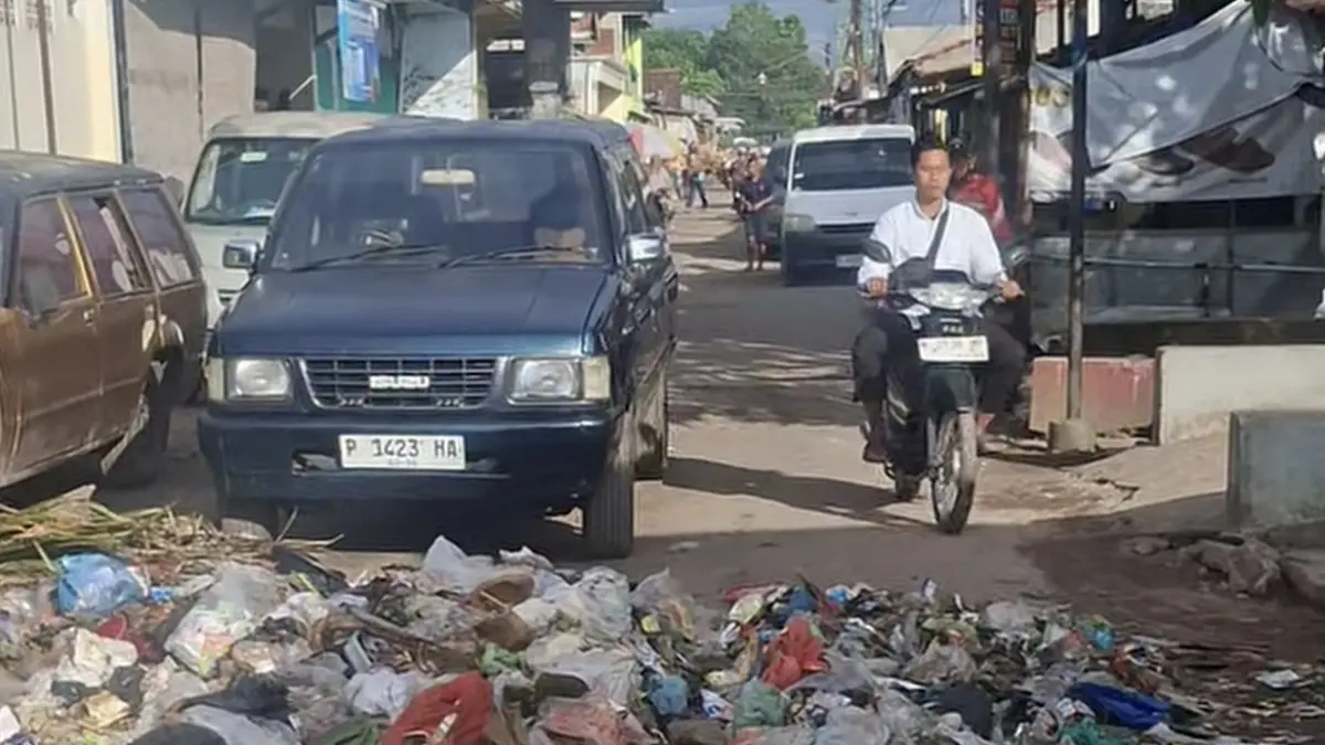 Tangkap layar kondisi sampah di Pasar Jatiroto