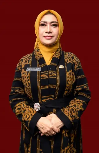 Holifah Nur Azizah, S.Pd., M.Pd. (Kepala SMAN 2 Bondowoso)