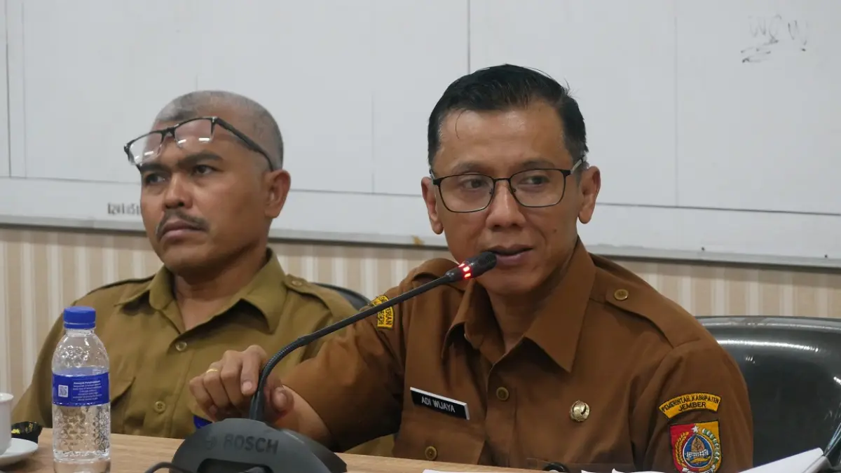 “Untuk saat ini yang kami dapat ada delapan kecamatan di sembilan desa. Tapi tidak menutup kemungkinan nanti bisa bertambah atau justru berkurang.” ADI WIJAYA, Kepala DPMD Jember. (SIDKIN ALI/RADAR JEMBER)