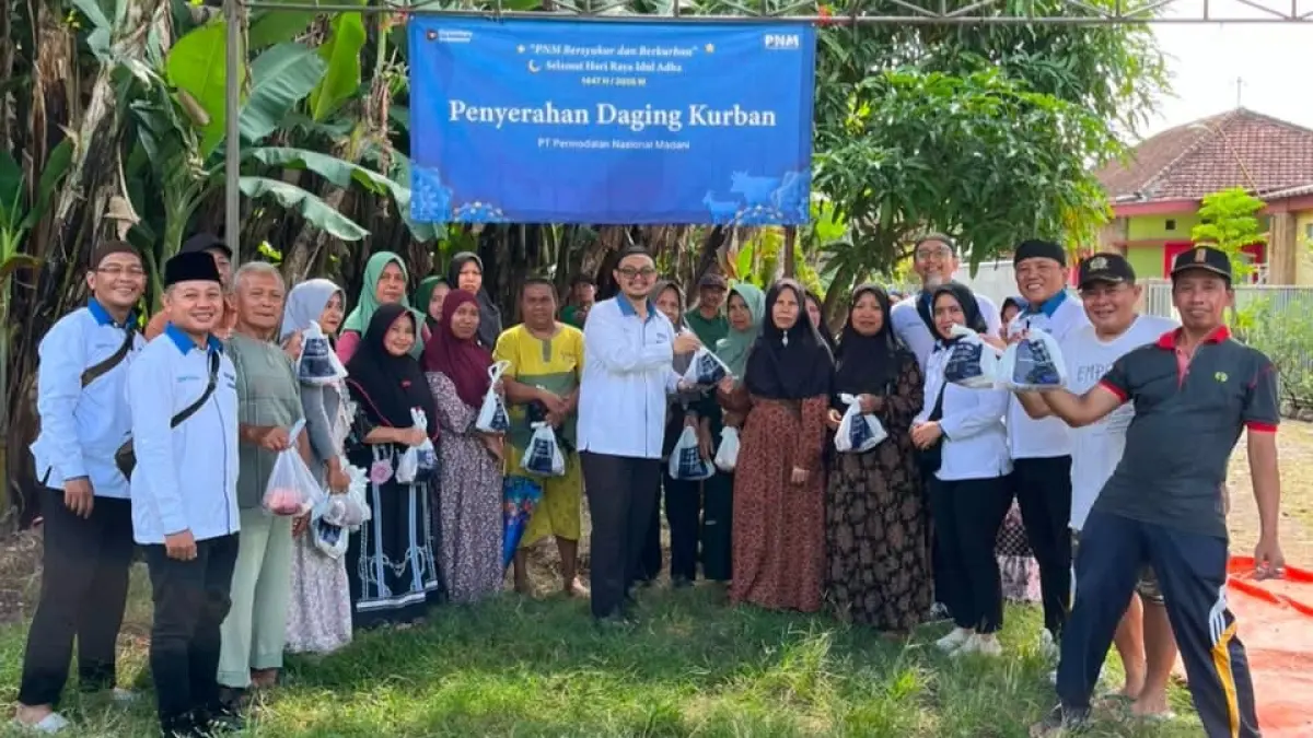 PT Permodalan Nasional Madani (PNM)Tebar Syukur, Salurkan Hewan Kurban ke Warga (PNM Cabang Jember)
