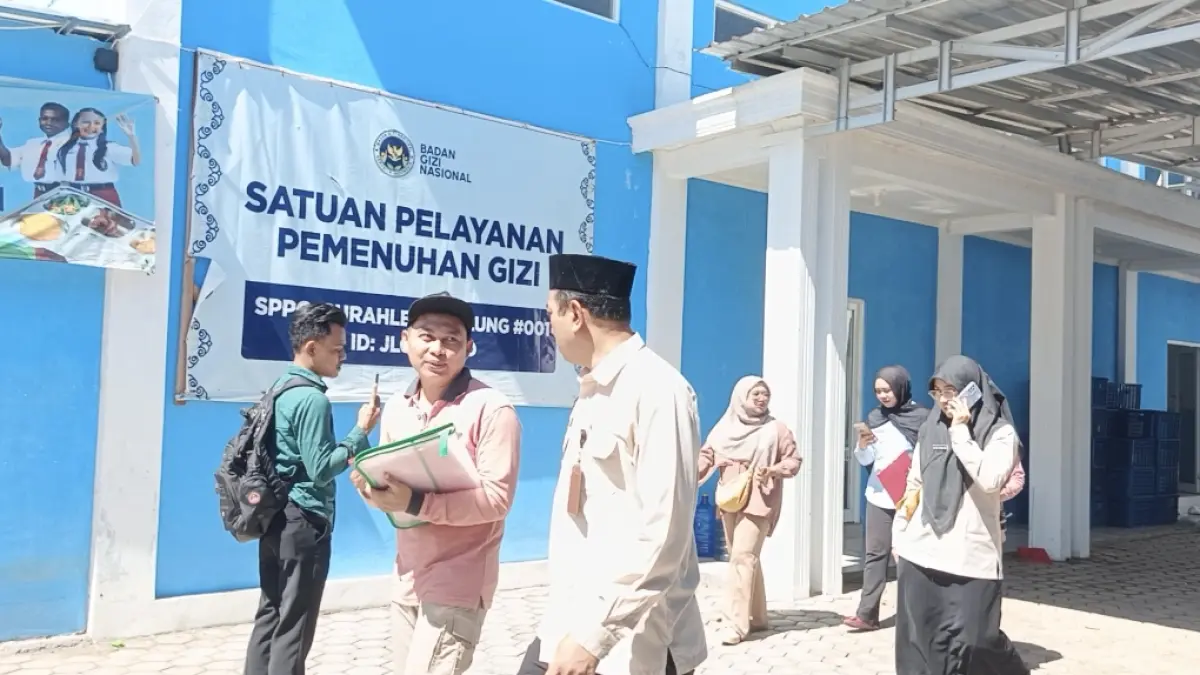 Tim khusus bentukan Satgas MBG Kabupaten Jember saat supervisi dapur MBG besar-besaran secara serentak di 31 kecamatan se-Jember, Jum