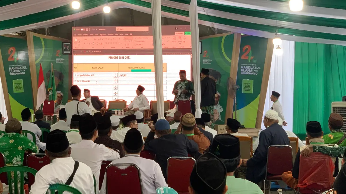 Proses penghitungan suara pemilihan ketua PCNU Bondowoso periode 2026 - 2031, dalam Konfercan XXIV di Ponpes Nurul Ulum, Minggu (31/6). (ILHAM/RJ)