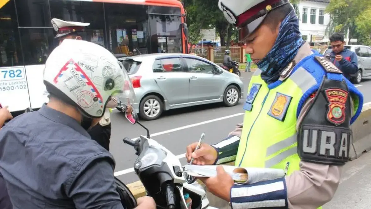 Dengan SIM digital, pengendara tak perlu membawa SIM fisik. (Humas Pajak Jakarta.)