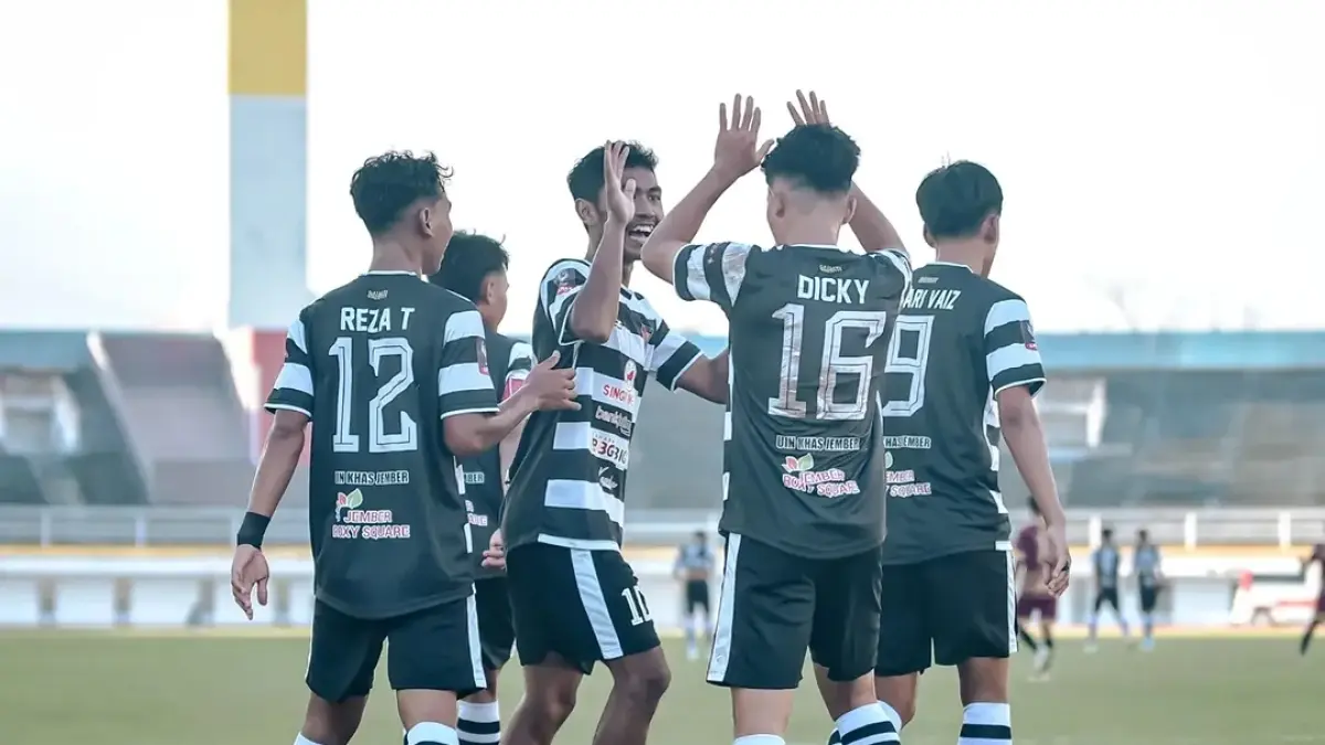 Selebrasi pemain Persid Jember usai menjebol gawang Golden FC Merauke, di Stadion JSG (31/5/2026). (Dok. Persid Jember)
