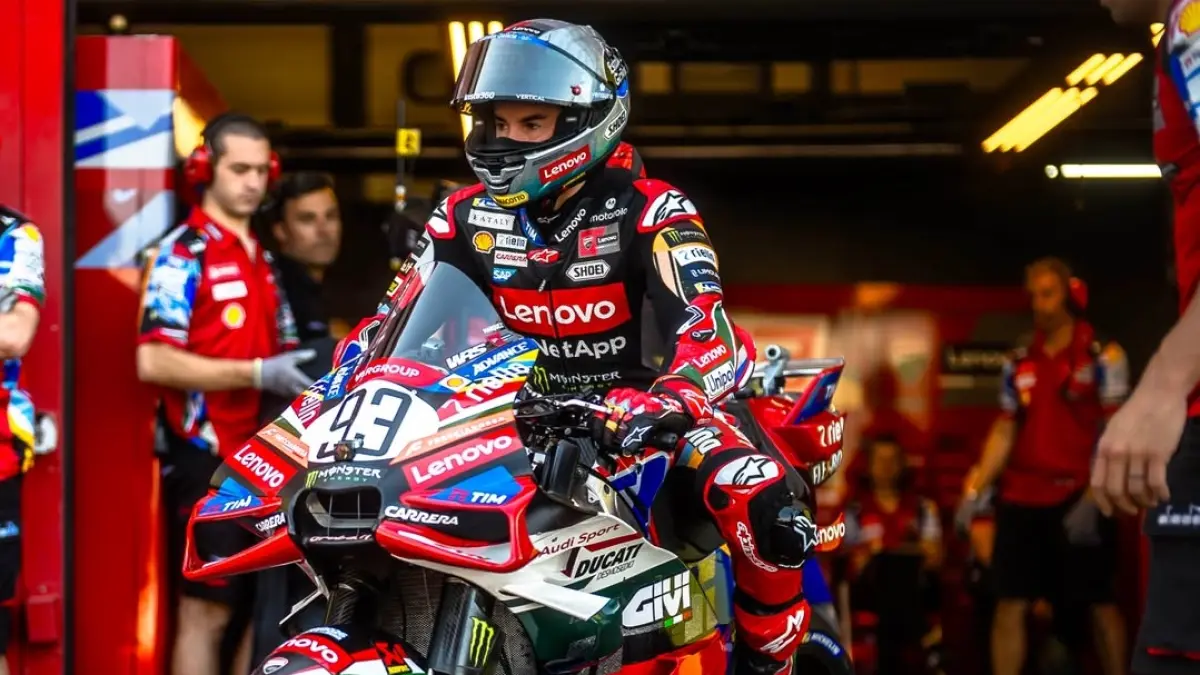 Marc Marquez di paddock Mugello, MotoGP Italia 2026. (IG/ducaticorse)
