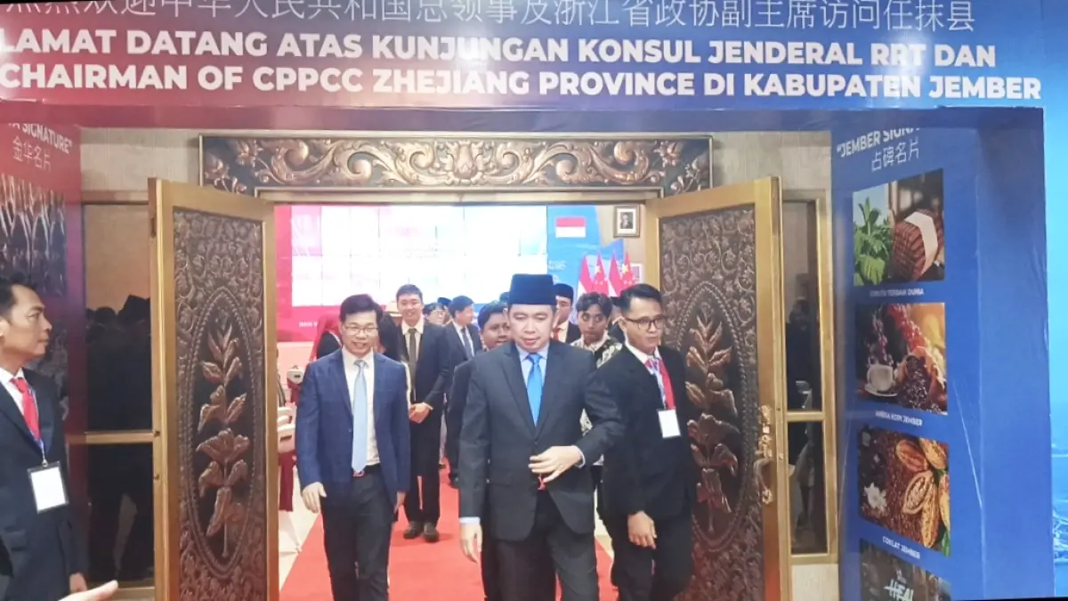 Gus Fawait saat menerima kunjungan delegasi kota Jinhua dan Konsulat Jenderal RRT, di Pendapa Wahyawibawagraha (2/6/2026). (Foto: Maulana/Radar Jember)