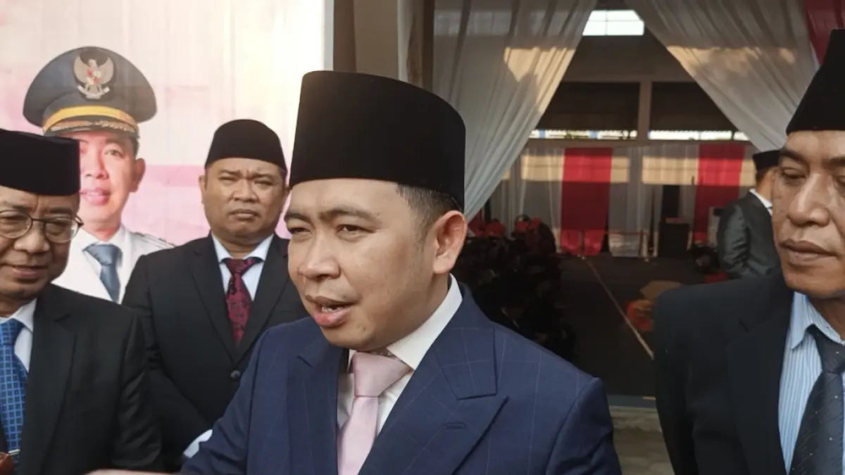 Bupati Gus Fawait dalam kesempatan bertemu dengan sejumlah kepala SDN dan SMPN, dalam suatu giat, di Kecamatan Patrang belum lama ini, (23/5). (Maulana/Radar Jember)
