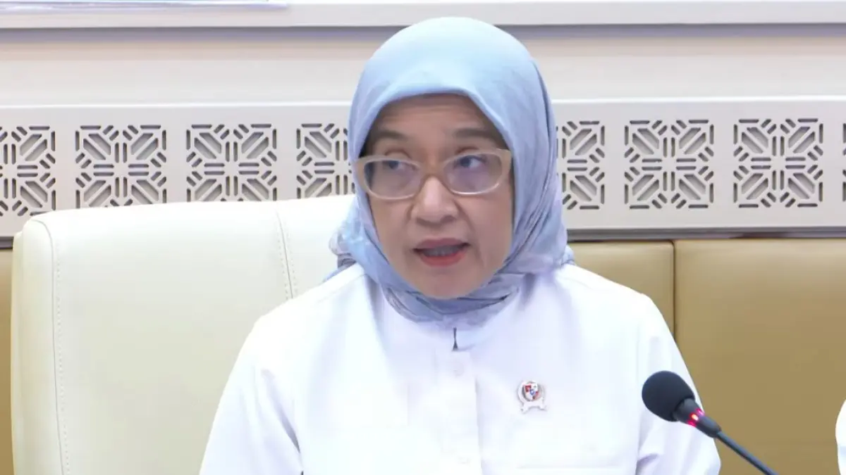 Menteri PAN-RB Rini Widyantini dalam rapat dengar pendapat (RDP) bersama Komisi II DPR RI, Senin (8/6/2026). (Tangkapan Layar Youtube/TVR Parlemen)