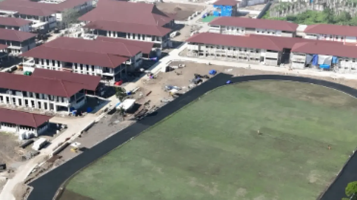 Tampak lapangan sepakbola di sekolah rakyat Kabupaten Jember. (INSTAGRAM kementerianpu)