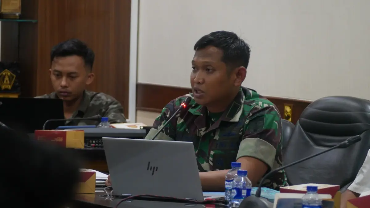 “Di wilayah Tapal Kuda, semua sudah mulai pembangunan. Sementara di Jember, saat ini prosesnya dievaluasi dan kami menunggu keputusan pemerintah pusat.” Letkol Inf RIFQI MUHAMMAD SYUHADA, Dandim 0824 Jember. (SIDKIN ALI/RADAR JEMBER)