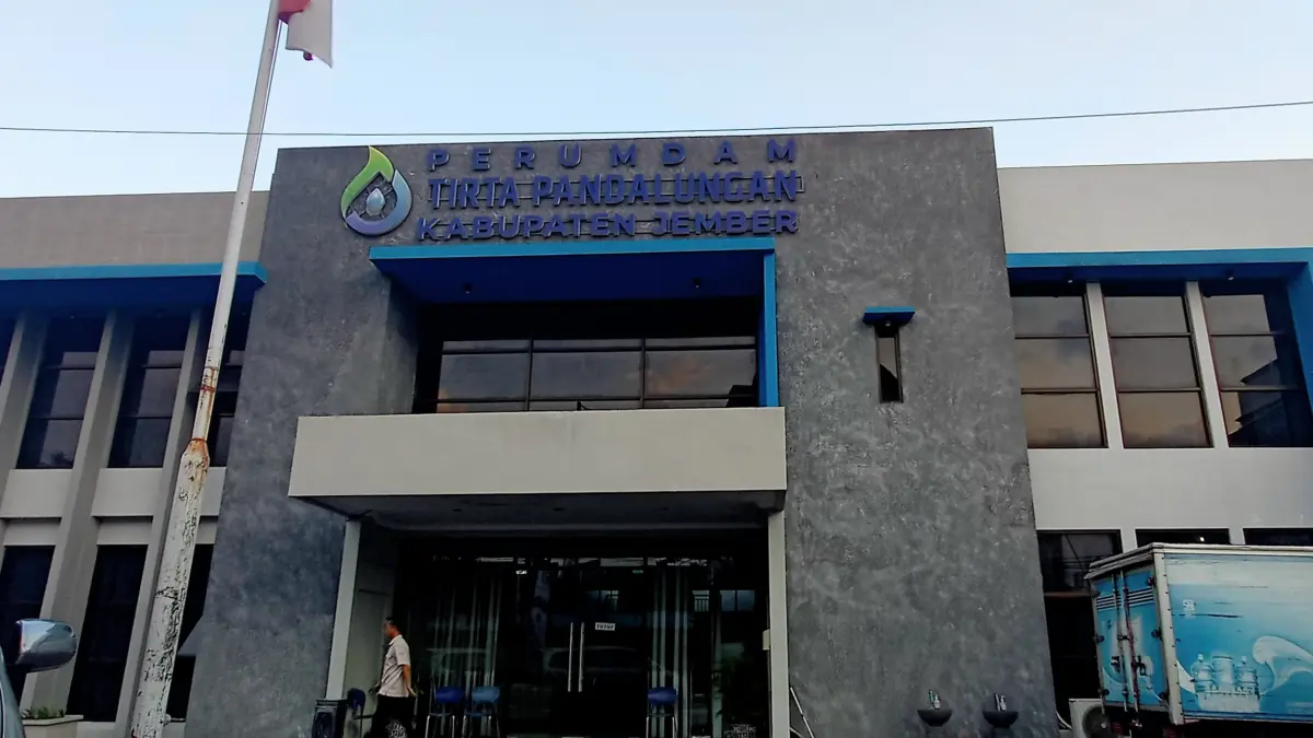 Kantor Perumdam Tirta Pandalungan atau PDAM Jember, di Jalan Trunojoyo Jember. (Maulana/Radar Jember)