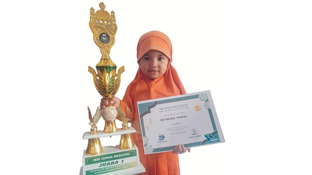 MEMBANGGAKAN: Alya Kamalia Azzahra, siswi TK Bina Anaprasa Nuris Jember, menyabet Juara Tahfidz Se-Karesidenan Besuki. (TK BINA ANAPRASA NURIS JEMBER)