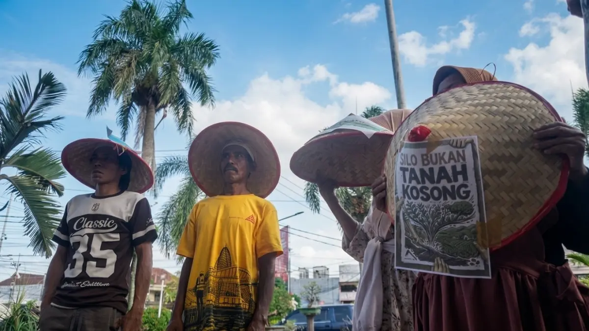 Petani Silo meminta pemerintah mengkaji ulang lokasi pembangunan Batalyon TP karena lahan yang direncanakan menjadi sumber penghidupan ratusan keluarga. (SIDKIN ALI/RADAR JEMBER)