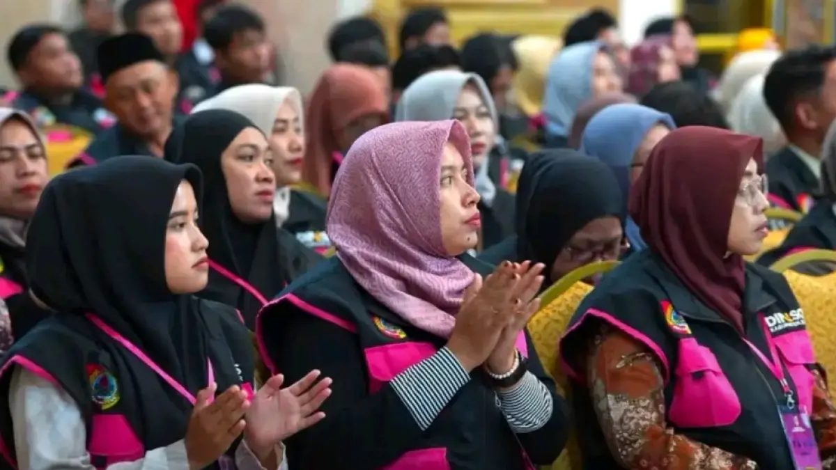 SIAP DIKERAHKAN: Pembekalan kepada 248 Tim Layanan Rujukan Terpadu (LRT) Pemkab Jember, di Pendapa Wahyawibawagraha. (MAULANA/RADAR JEMBER)