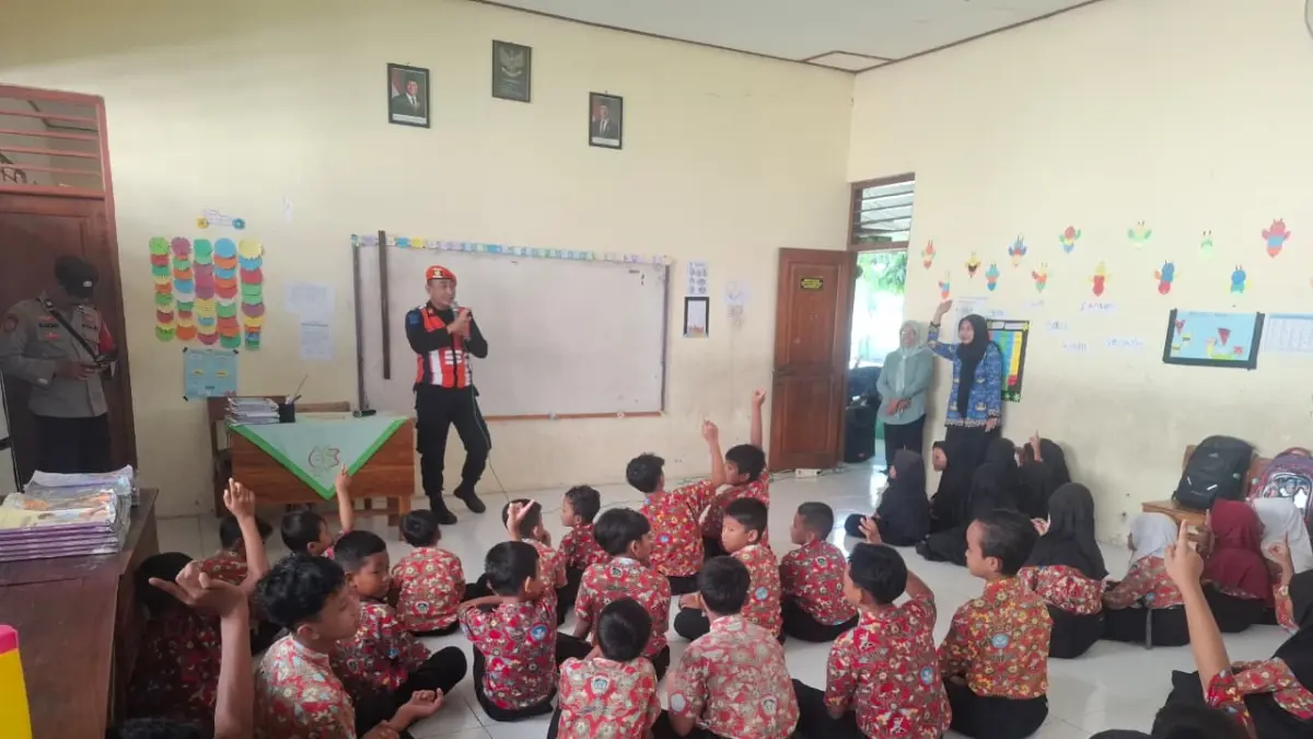 KAI Daop 7 Rangkul 566 Siswa dan Guru di Madiun dan Kediri untuk Peduli Keselamatan Jalur Kereta Api 
