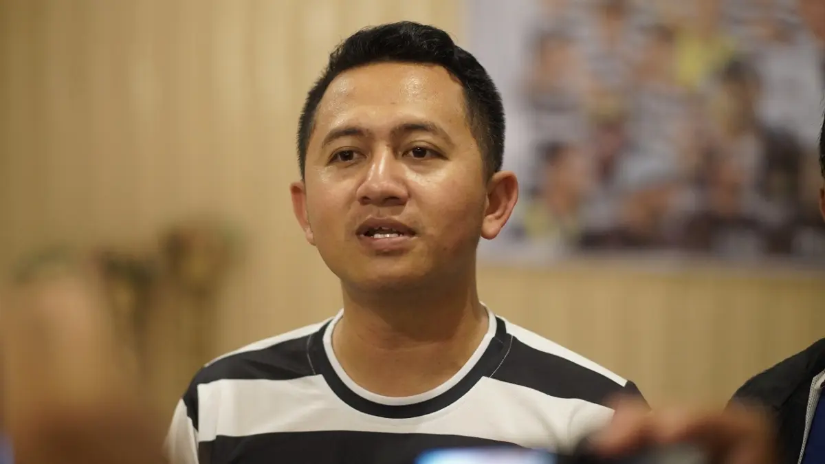 "Kalau secara kontrak, kami sudah memberikan semuanya. Tidak ada yang diabaikan. Semua hak juga sudah terpenuhi. Tetapi kemudian ada dinamika dan beliau tidak berkenan kembali." M. Sholahuddin Amrullah, Manajer Persid. (Sidkin Ali/Radar Jember) 