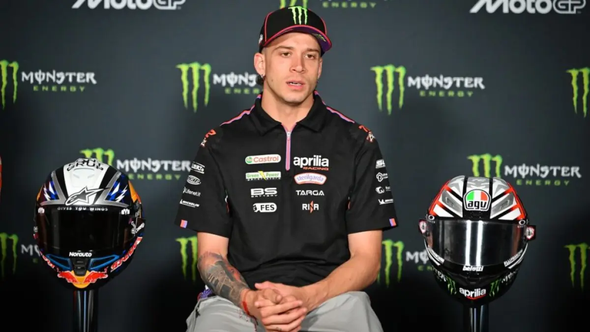 Marco Bezzecchi tertangkap kamera melakukan tindak kekerasan terhadap salah seorang marshal di sprint race MotoGP Ceko, Sabtu (20/6/2026). (Michelin) 