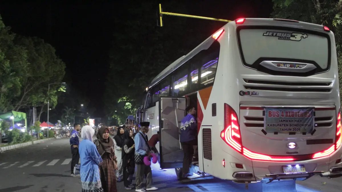 Sejumlah Jemaah Haji Bondowoso bersiap untuk berangkat beberapa waktu lalu. Saat ini mereka sudah tiba di rumah masing-masing. (ILHAM/RJ)