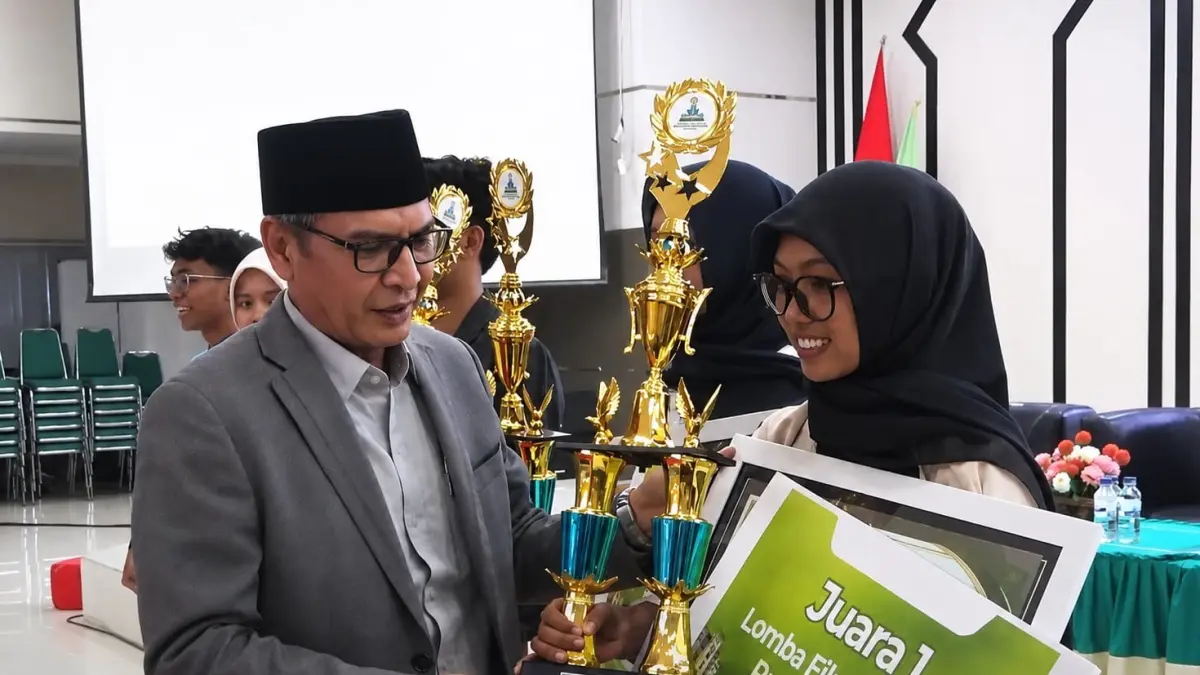 KEREN: UIN KHAS Jember beri apresiasi kepada gen z yang berkontribusi tuangkan kreativitas sebagai agen Moderasi Beragama, Rabu (24/6). (UIN KHAS JEMBER)