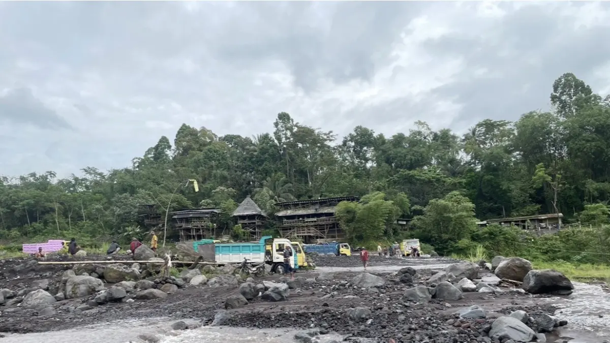 WASPADA: Penambang pasir diminta tetap waspada saat melakukan aktivitas penambangan.
