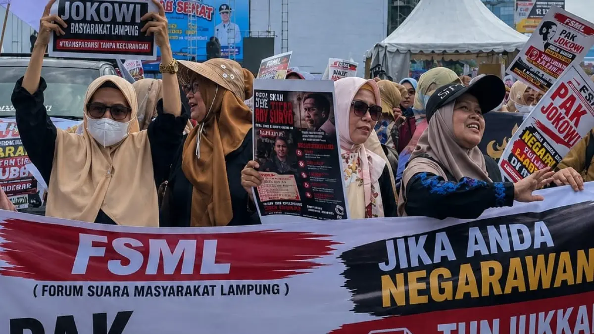 Duh, Emak-emak Lampung, Kenapa Jokowi "Baginda Pemuka Bangsa" Kok Didemo?
