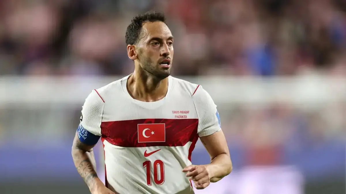 Hakan Calhanoglu bersama Timnas Turki