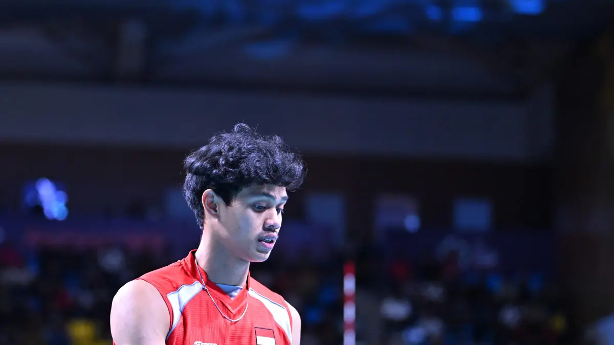 TENANG: Boy Arnes Arabi, peraih gelar MVP dan Best Outside Hitter bersiap melakukan service dalam babak grand final menghadapi Korea Selatan. (Gallery AVC CUP MEN)