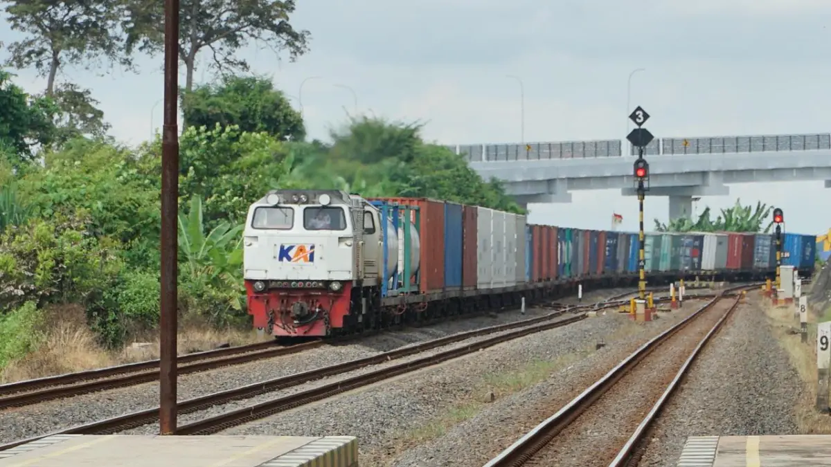 Dukung Efisiensi Logistik dan Konektivitas Ekonomi Nasional, Volume Angkutan Barang KAI Daop 4 Semarang Tumbuh Signifikan. (HUMAS DAOP 4)
