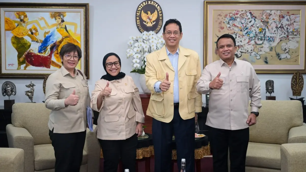 Kepala BGN Nanik S. Deyang, didampingi dua wakilnya, Agustina Arumsari dan Mayjen Trenggono, mendatangi Menteri Keuangan Purbaya Yudhi Sadewa di Kantor Kementerian Keuangan, Jakarta, Kamis, 25 Juni 2026. (Dok. BGN)