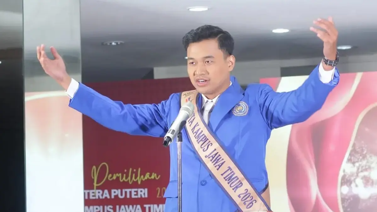 NAIK PANGGUNG: Arya Jaziera Hidayat, mahasiswa Ilmu Komunikasi Unmuh Jember, yang meraih The Winner Putera Kampus Jawa Timur 2026. (UNMUH JEMBER)

