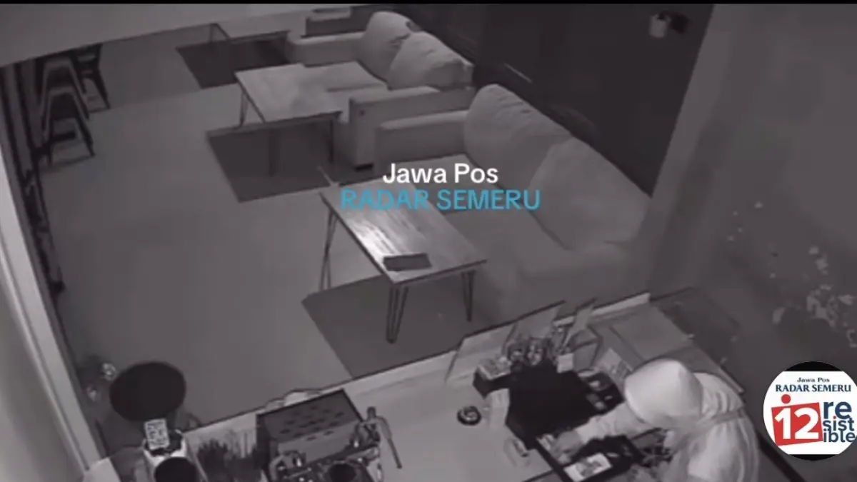 Screenshot layar aksi pencurian di sebuah kafe di Lumajang