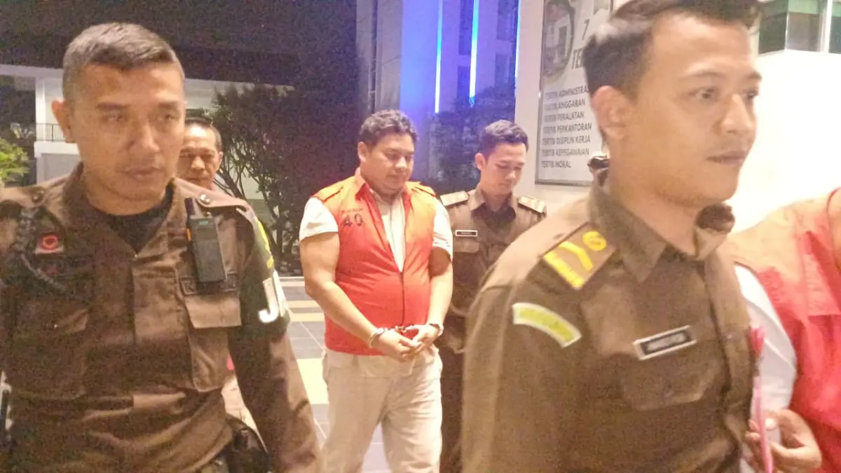 Kejati Jatim Tetapkan Tiga Tersangka Korupsi KUR Bank Plat Merah Jember, Negara Rugi Rp 41,4 Miliar. (dik)