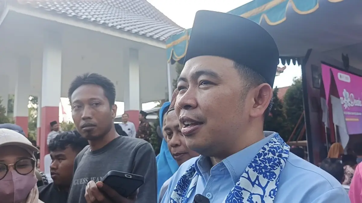 "Saya meminta peran dari masyarakat. Kalau ada hal-hal atau indikasi-indikasi titipan, tolong sampaikan kepada kami."
MUHAMMAD FAWAIT, Bupati Jember. (MAULANA/RADAR JEMBER)
