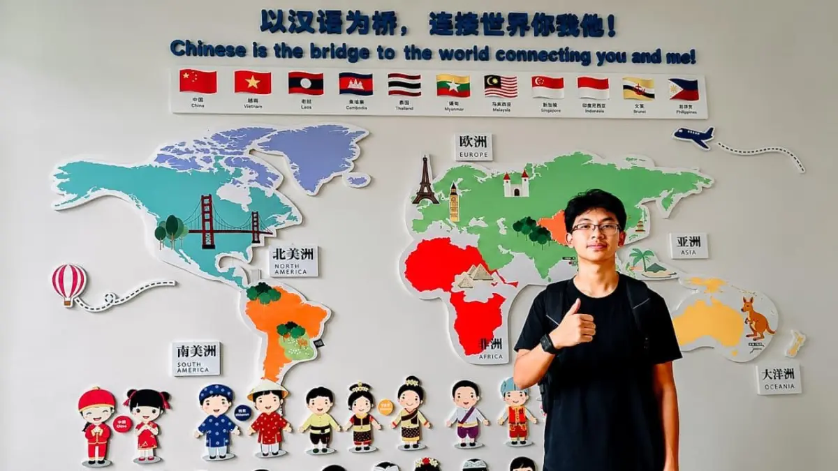 PRESTASI: Muhammad Afif Darell Ozora Toga, pemuda asal Lumajang yang sekolah SMA di Guangxi, Nanning, Tiongkok Selatan. (DAREL)