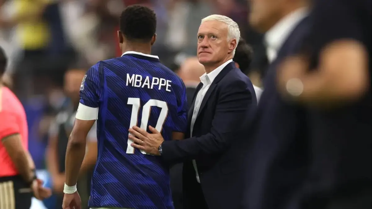 Kylian Mbappe dan Didier Deschamps. (TyC Sports)
