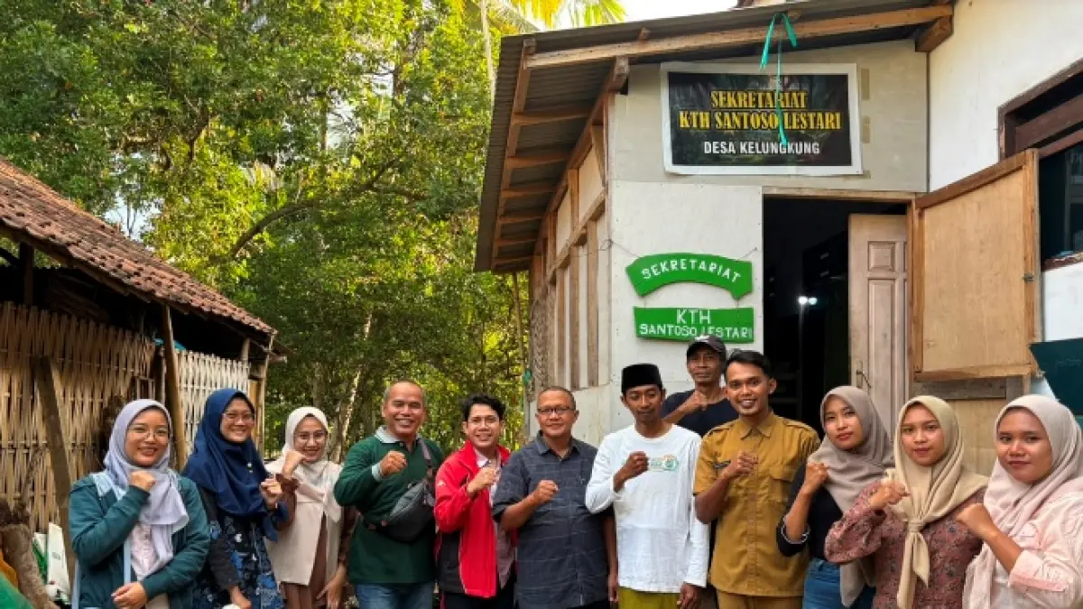 Pelatihan Pengolahan Limbah Pertanian Menjadi Pupuk Organik untuk Mendukung Pertanian Berkelanjutan oleh Kelompok Riset Unej di Desa Klungkung Sukorambi