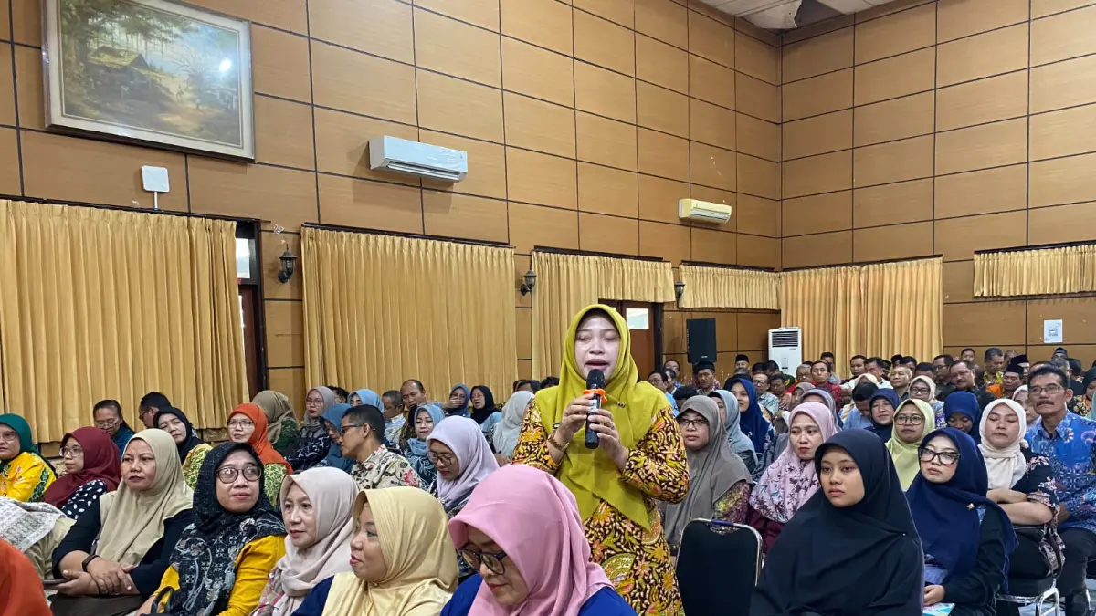 SALING BERBAGI: Diskusi pendidikan dalam Temu Pendidik Nusantara (TPN) XIII di Aula Dinas Pendidikan Jember, beberapa hari lalu. (DISPENDIK JEMBER)