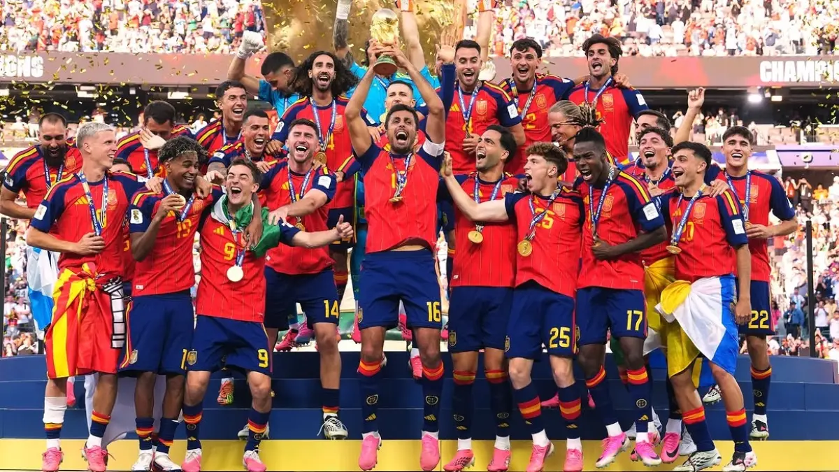 Selebrasi Timnas Spanyol di Final Piala Dunia 2026 yang diunggah federasi sepak bola Spanyol, tak tampak Donald Trump. (instagram/SE Futbol)