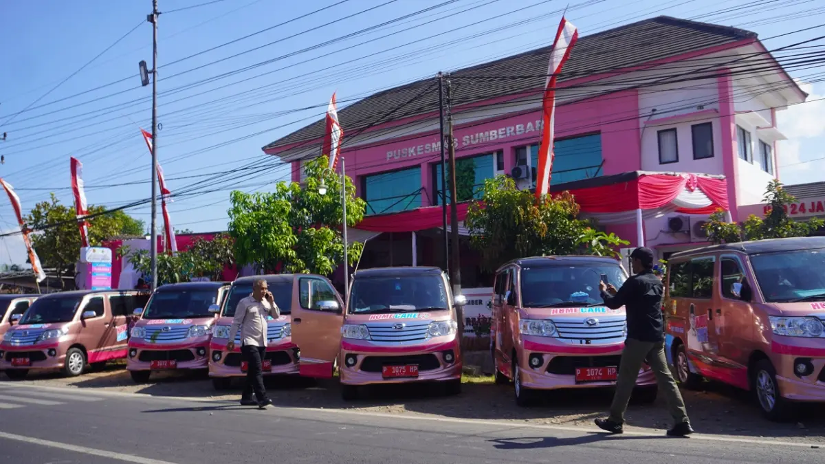 SIAP ANTAR-JEMPUT: Mobil Homecare yang digunakan Pemkab Jember untuk mendekatkan pelayanan kesehatan, genap dengan fasilitas telemedicine, hingga ke rumah warga. (MAULANA/RADAR JEMBER)