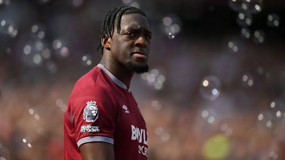 AC Milan dikabarkan tertarik mendatangkan bek Chelsea, Axel Disasi. (BBC)


