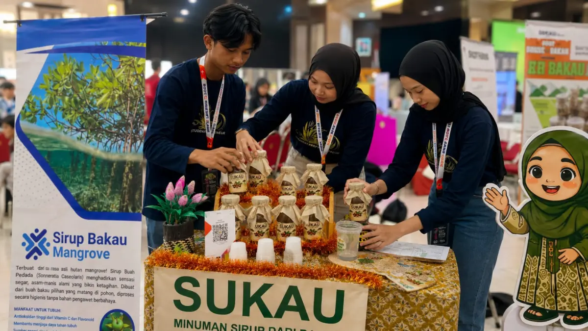 KEREN: Mahasiswa Unmuh Jember olah buah bakau menjadi sirup. (UNMUH JEMBER)