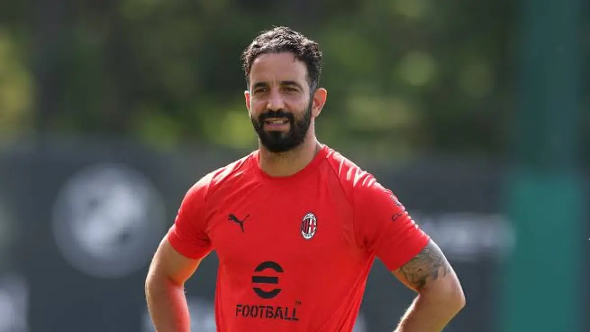 Pelatih AC Milan Ruben Amorim saat sesi latihan. (MILANREPORTS)