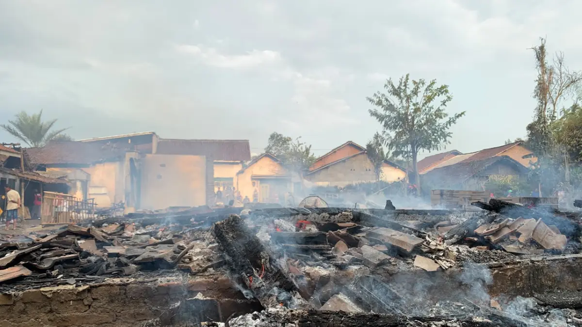 Info Kebakaran Bondowoso: Uang Puluhan Juta Bersama Rumah Ikut Ludes Dilahap Si Jago Merah