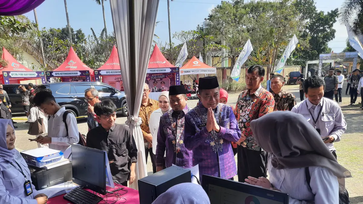 MENGECEK: Bupati Hamid dan Wabup As